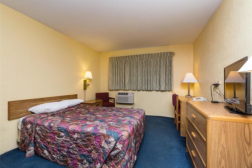 Motel 6 Moline - photo 26