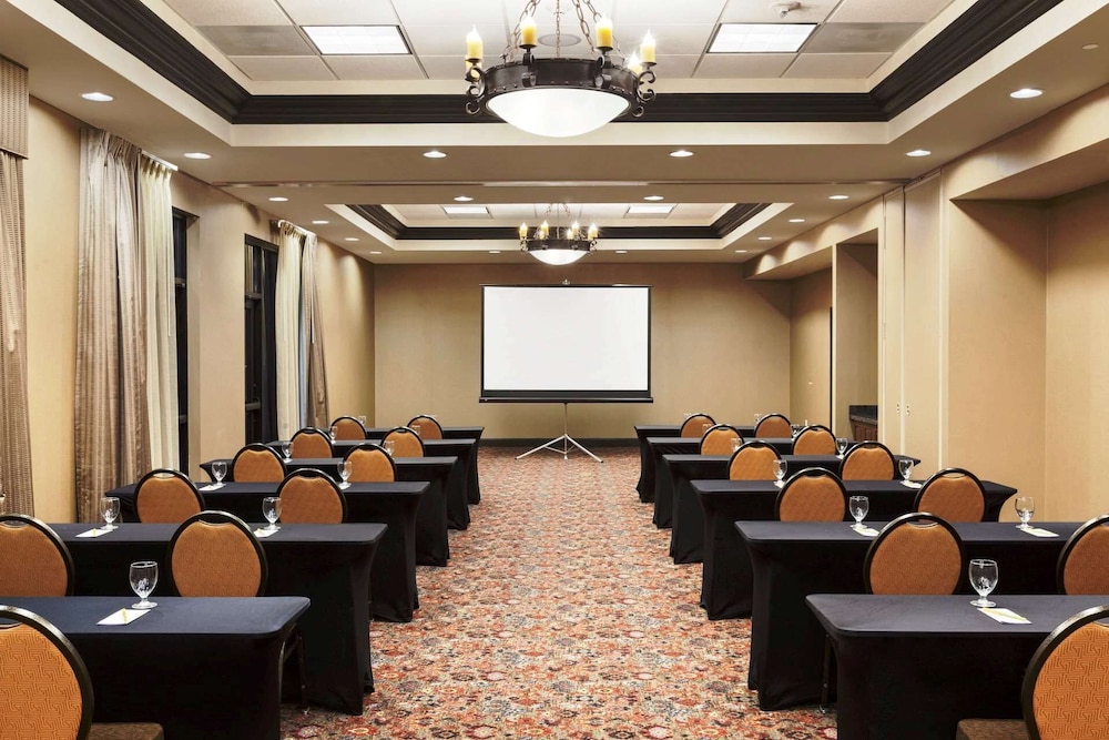 Hilton Garden Inn Denison Sherman At Texoma Event Center - photo 26
