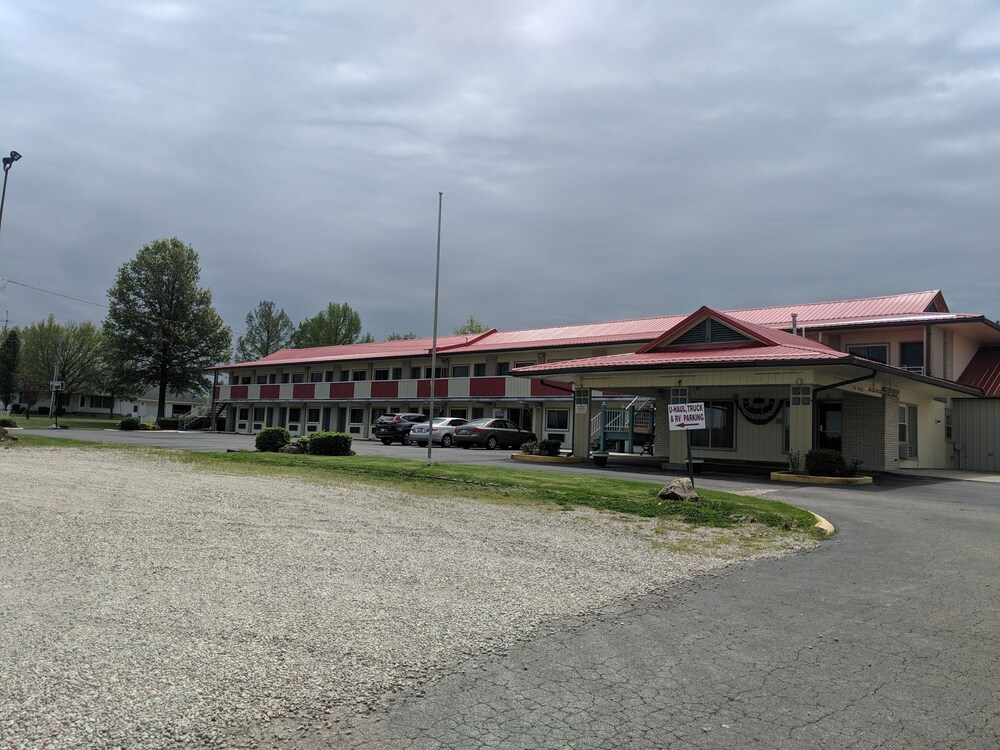 Super 8 Altamont - photo 15