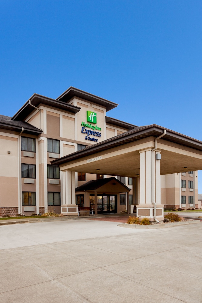 Holiday Inn Express & Suites Worthington by IHG - photo 41