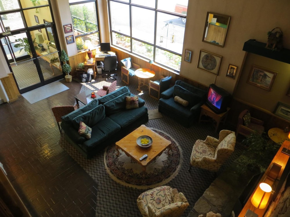 Americourt Hotel - photo 8