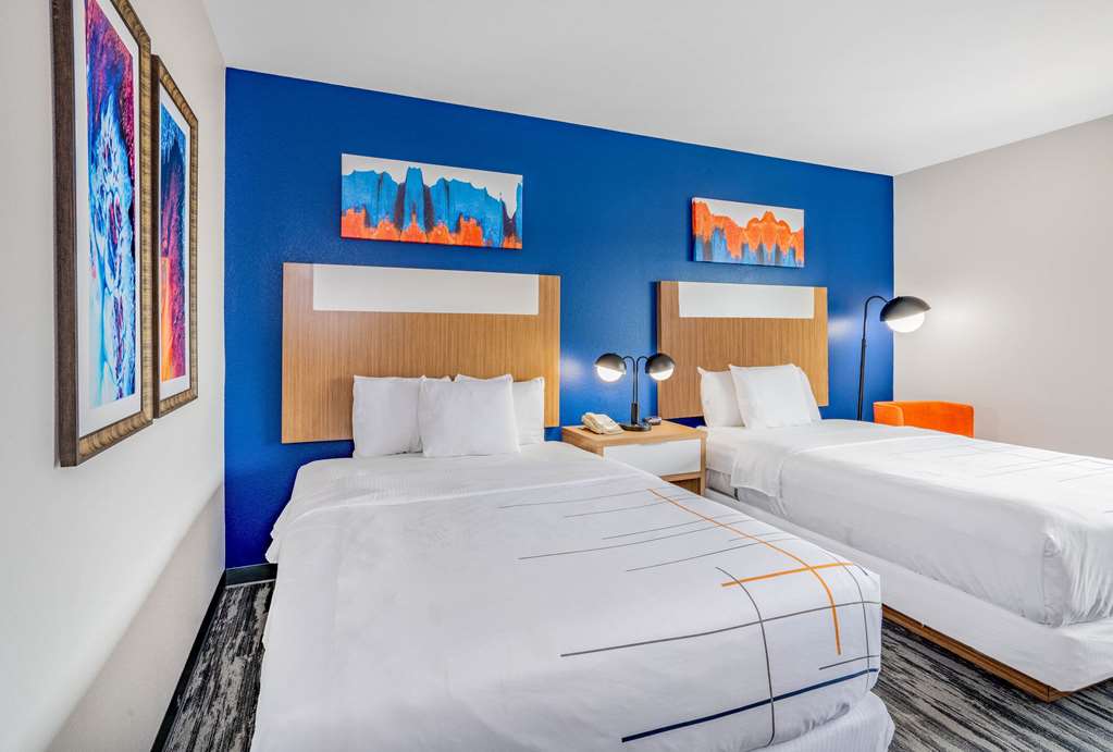 La Quinta Inn & Suites by Wyndham Katy - photo 20