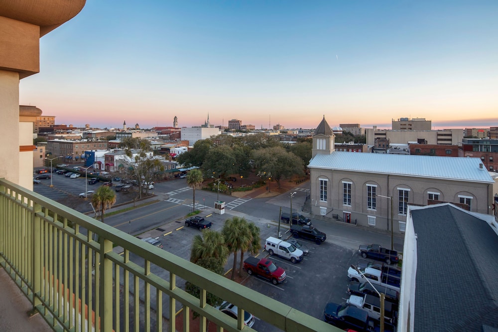 DoubleTree by Hilton Hotel Savannah Historic District - photo 52
