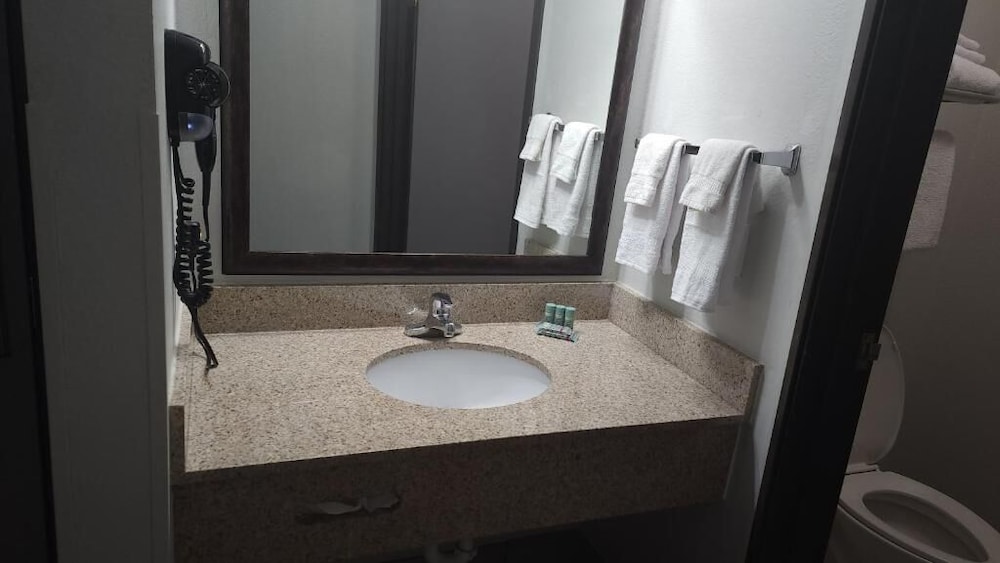 West Valley Inn - photo 17