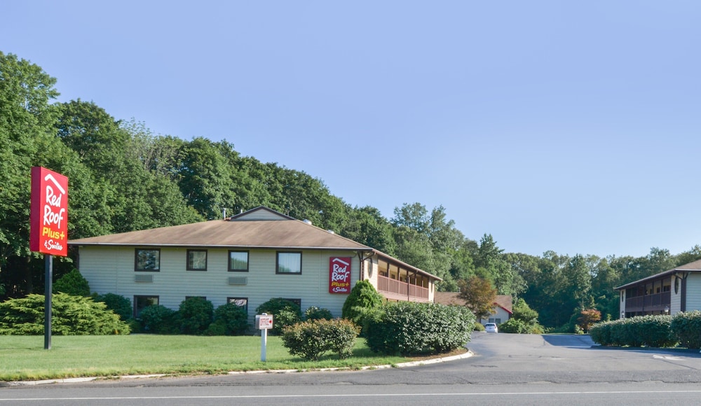Red Roof Inn PLUS & Suites Guilford - featured photo