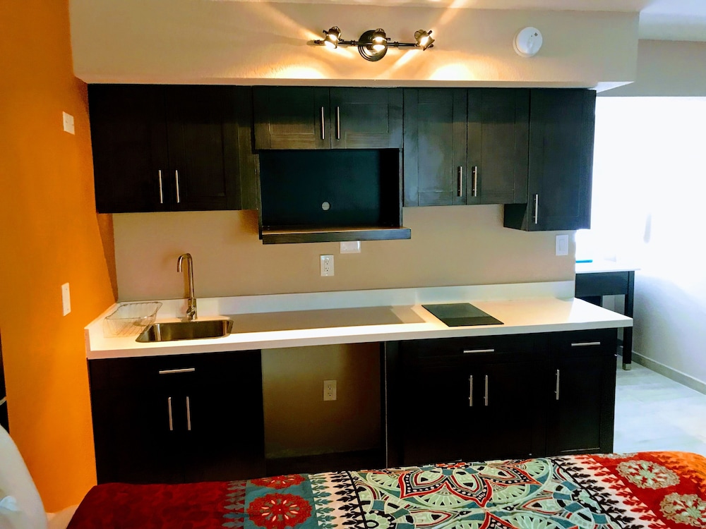Tropical Inn & Suites - photo 30