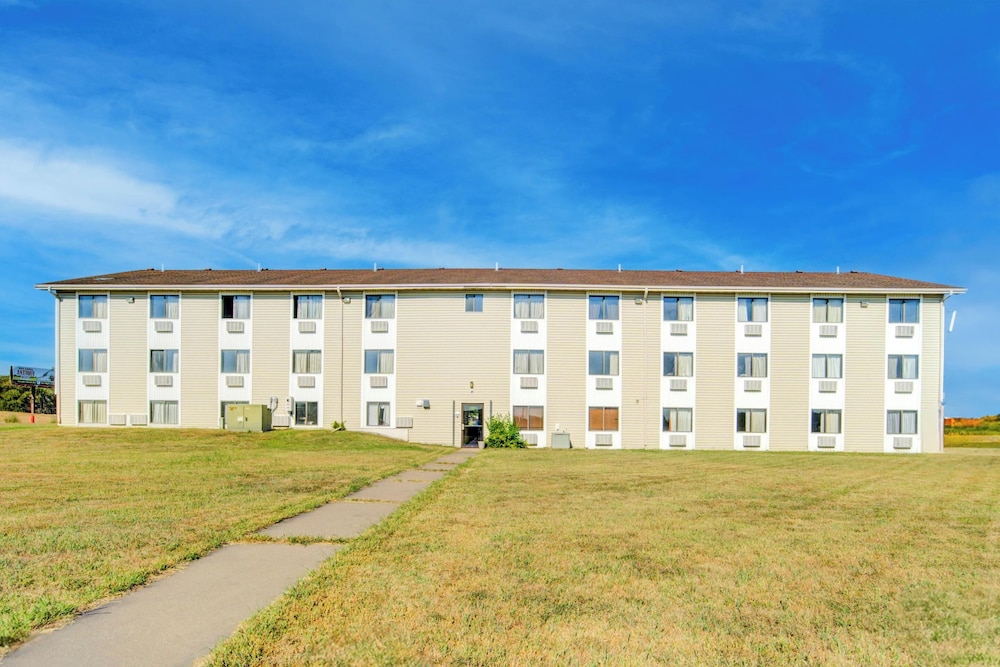 Capital O Amerihost Inn and Suites Kingdom City Hwy 54 MO - photo 57