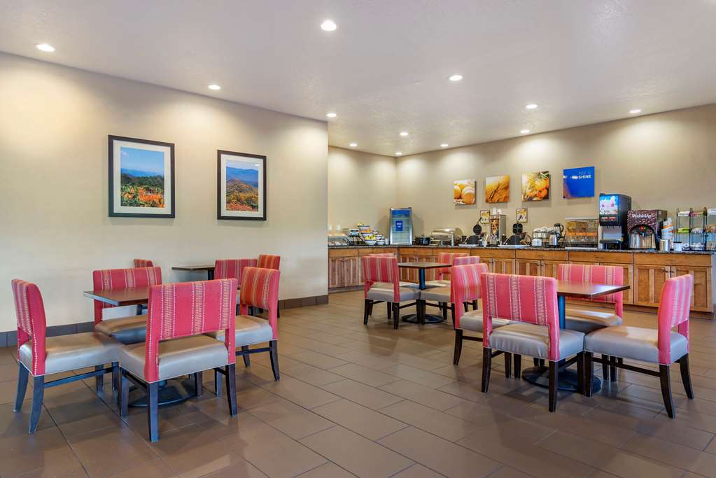 Comfort Inn & Suites Blue Ridge - photo 37