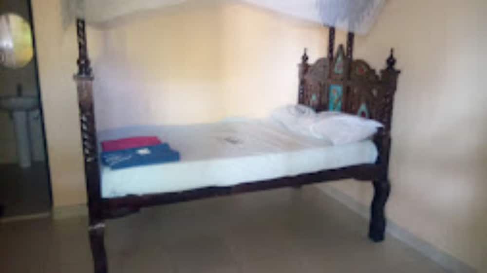 New Mahrus Hotel & Rooftop Restaurant in Lamu, Kenya