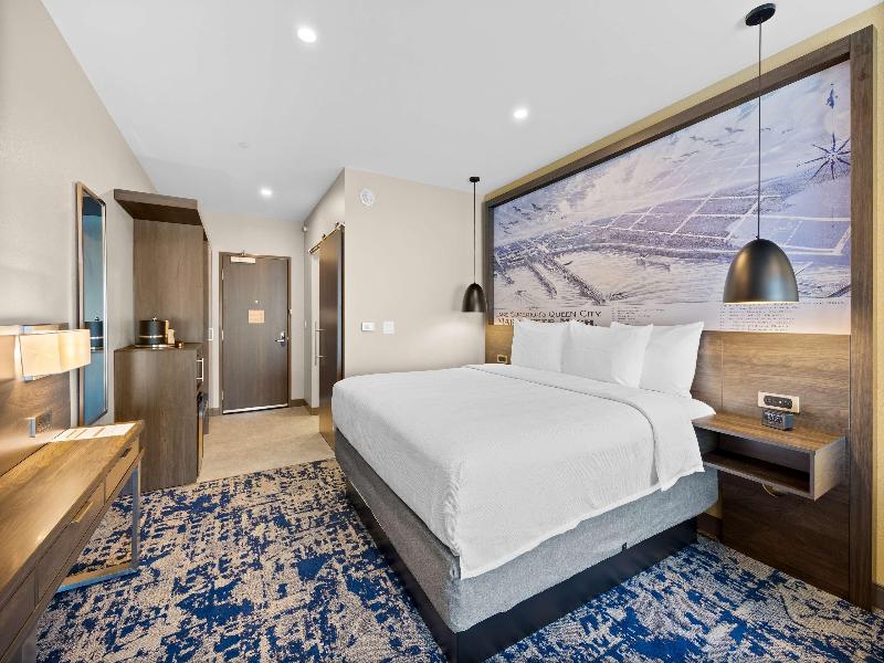 Best Western Plus Marquette Hotel Suites - photo 52