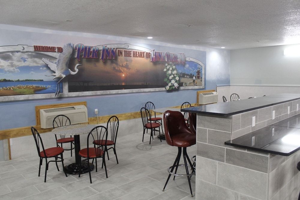 Super 8 Luna Pier Monroe Toledo Area - photo 21