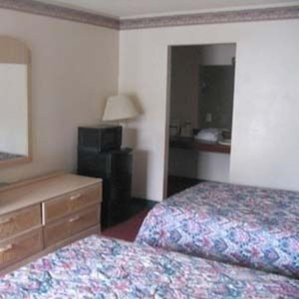 Guest Inn Dalton - photo 3