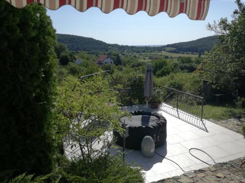 Felsőörsi Nyugalom - last minute hotel in Unknown City