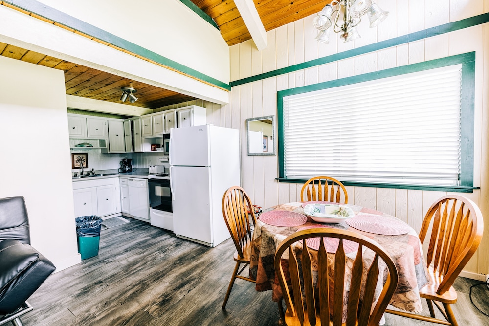 Lakeside Resort and Motel - photo 27