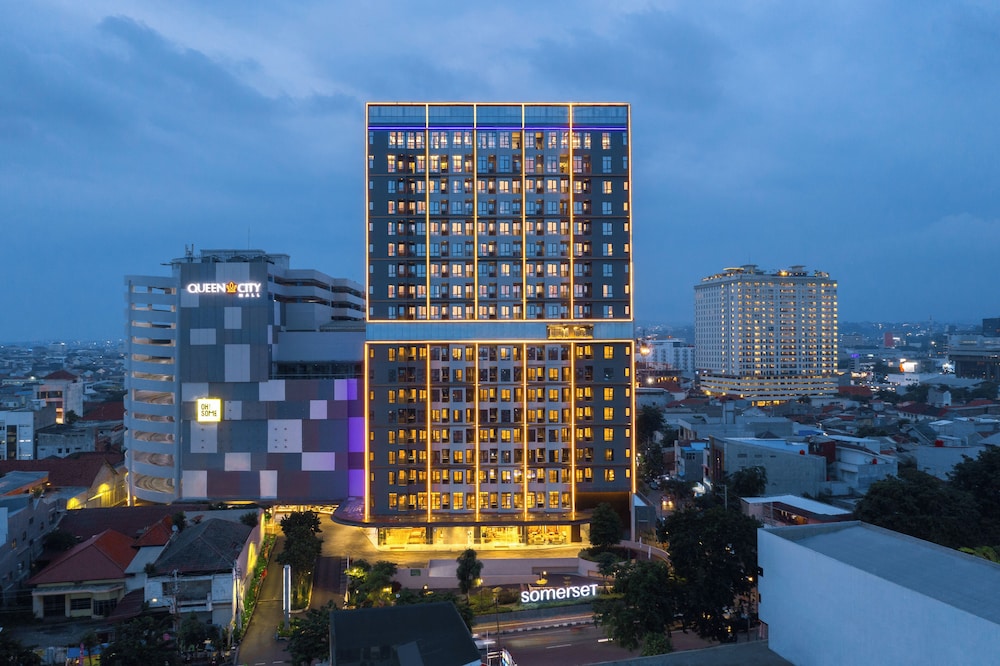Somerset Queen City Semarang — 4-Star Luxury Hotel in Semarang, Indonesia