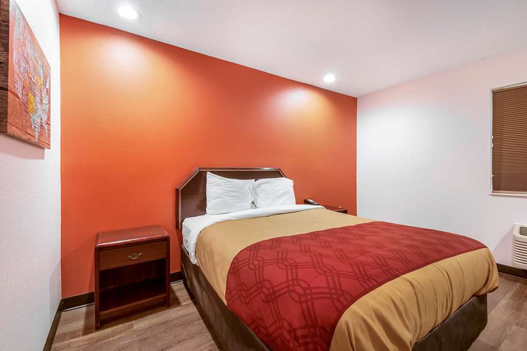 Econo Lodge Franklin IN - photo 3