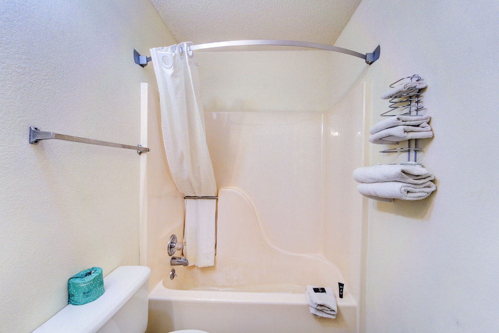 Capital O Amerihost Inn and Suites Kingdom City Hwy 54 MO - photo 48