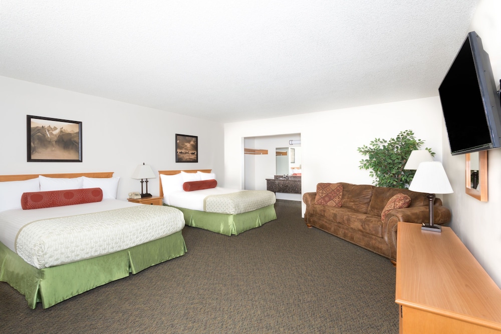 Super 8 by Wyndham Salina Scenic Hills Area - photo 4