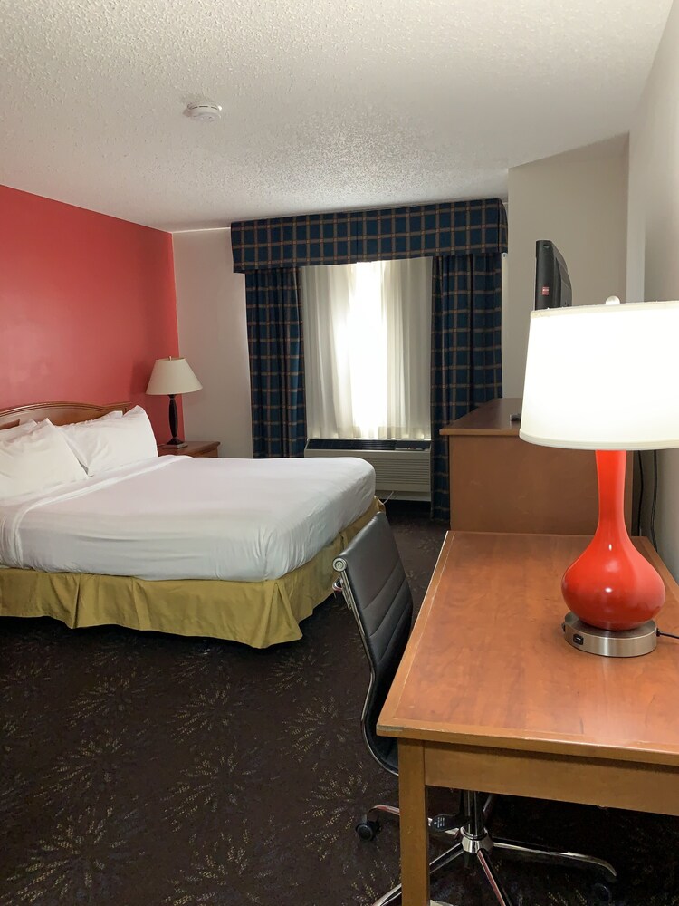 Ramada by Wyndham Santa Fe - photo 16