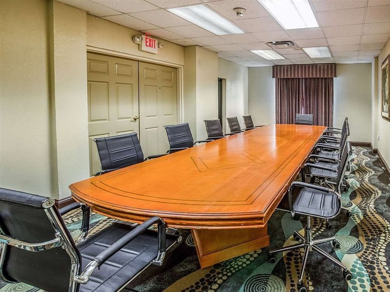 Best Western Plus Savannah Gateway - photo 3