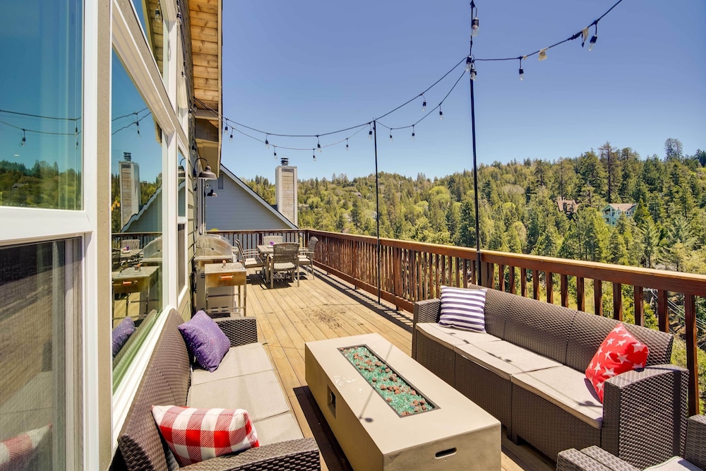 Lake Arrowhead Getaway with Decks and Game Room in Lake Arrowhead, United States