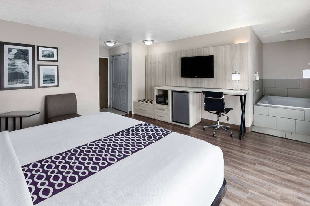 La Quinta Inn & Suites by Wyndham North Orem - photo 26