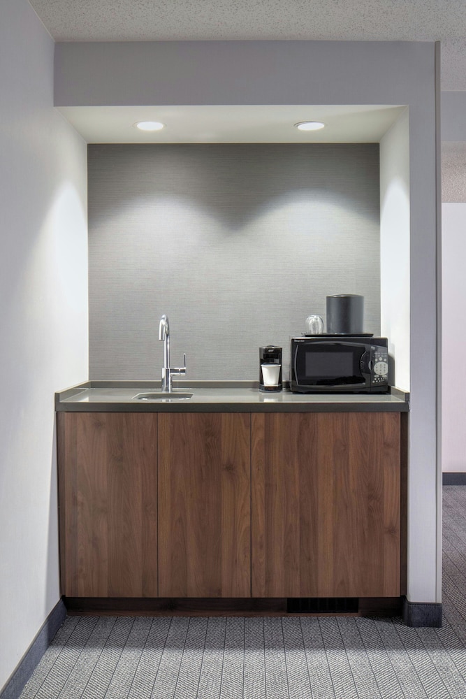 Courtyard by Marriott Chicago Downtown River North - photo 40
