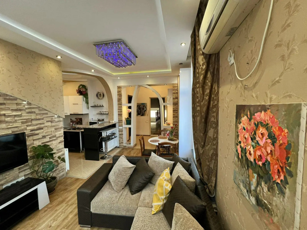 Apartment in an elite house In old Tbilisi