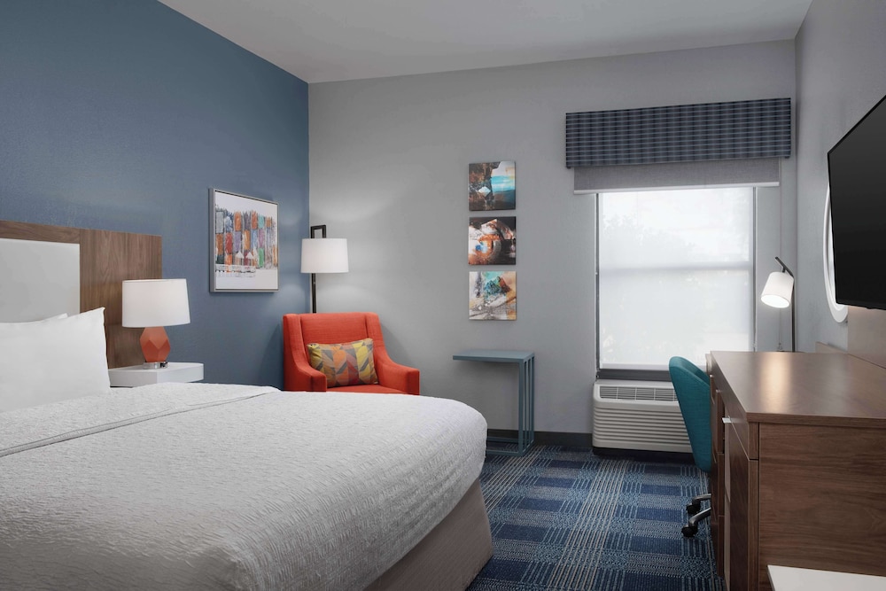 Hampton Inn Russellville - photo 18