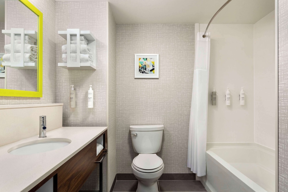 Hampton Inn & Suites Oroville - photo 14
