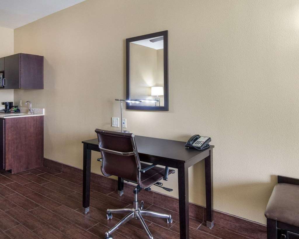 Comfort Suites Odessa near University - photo 12