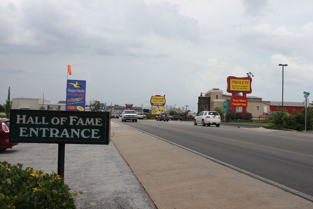 Hall of Fame Motel - photo 22