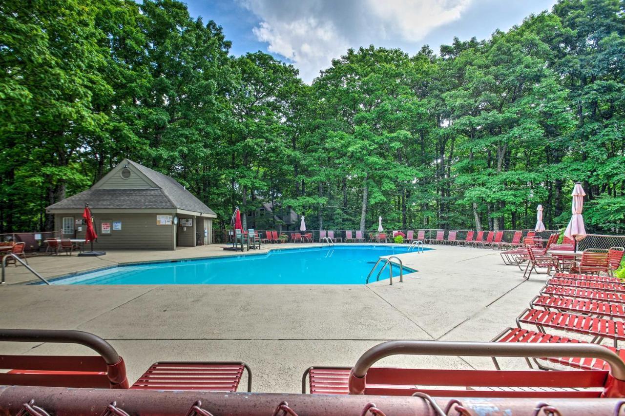 Idyllic Wintergreen Condo with Resort Amenities - photo 32