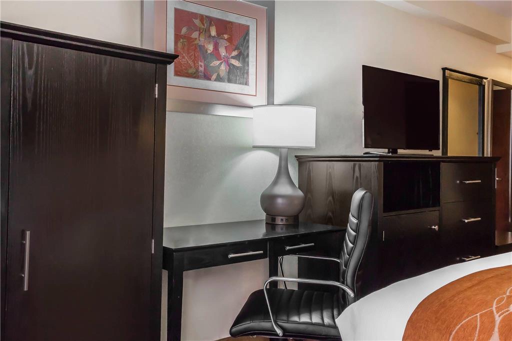 Comfort Inn & Suites LaGuardia Airport - photo 22