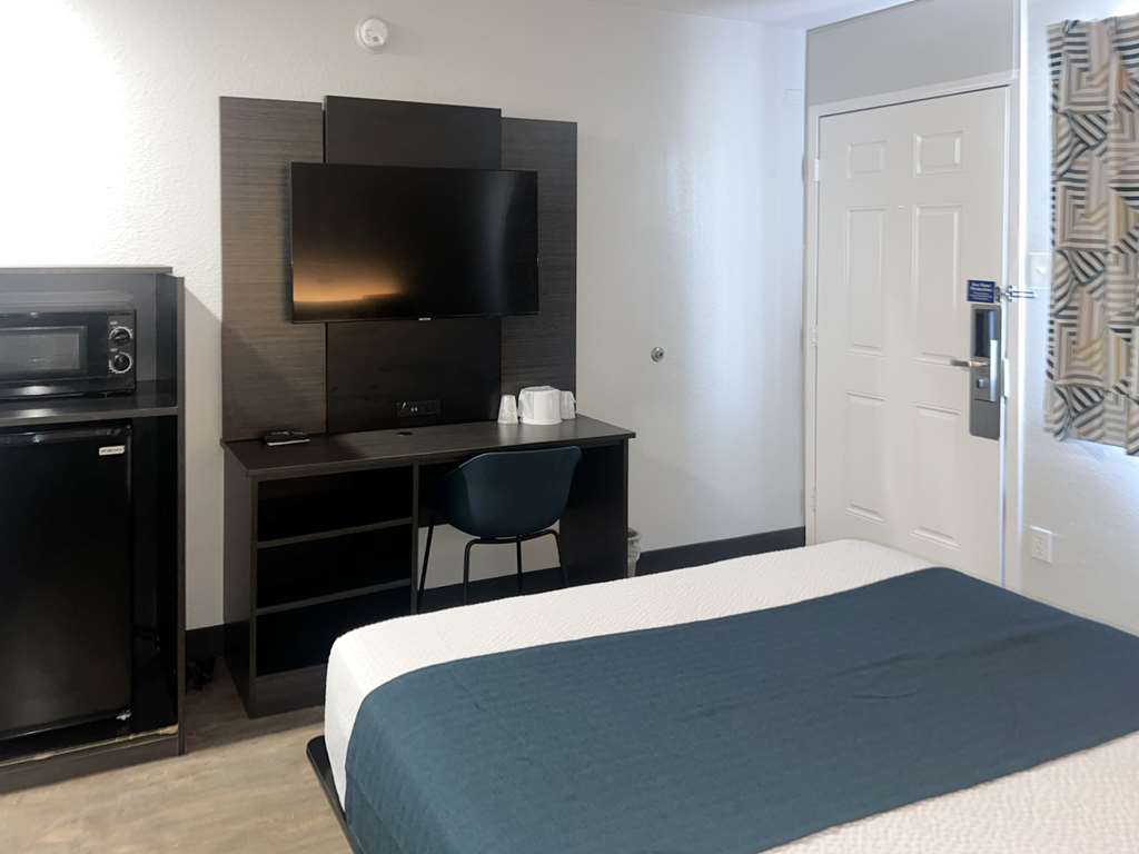 Motel 6 Tulare CA - photo 24