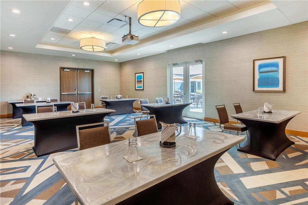 Cambria Hotel Bettendorf Quad Cities - photo 38