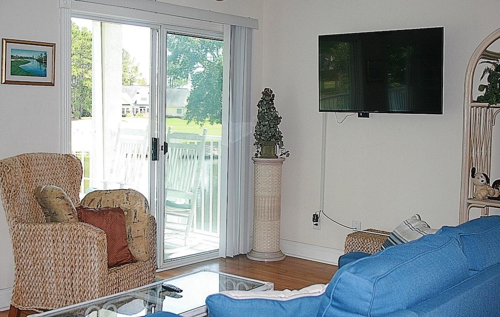 Brunswick Plantation Resort and Golf Condo 805M with Full Kitchen by RedAwning - photo 6