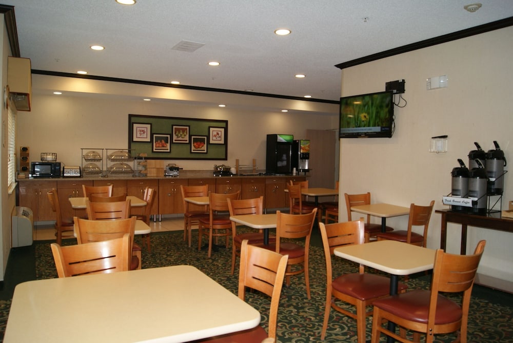 Baymont by Wyndham Coon Rapids - photo 38