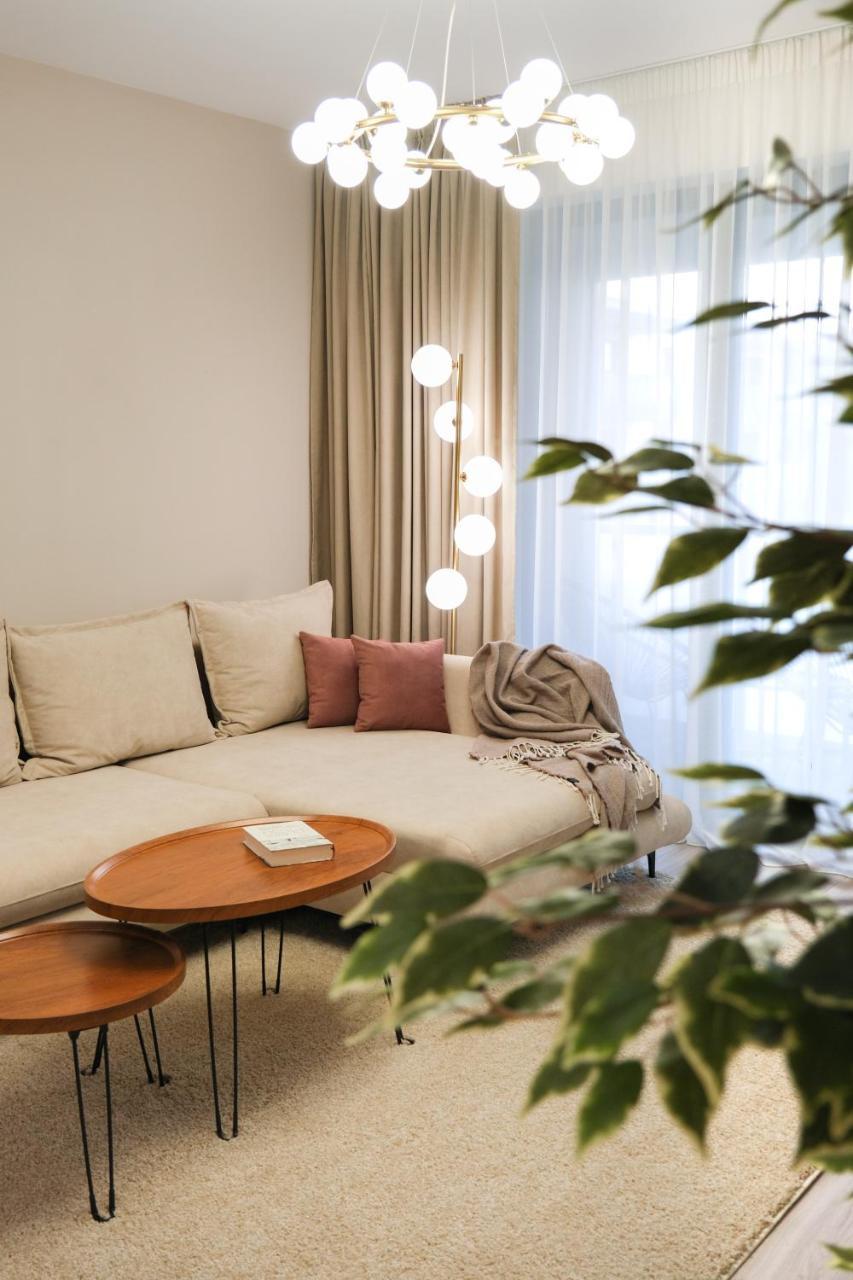 Modern 2 Room Apartment Free Underground Parking — 4-Star Luxury Hotel in Cluj-Napoca, Romania
