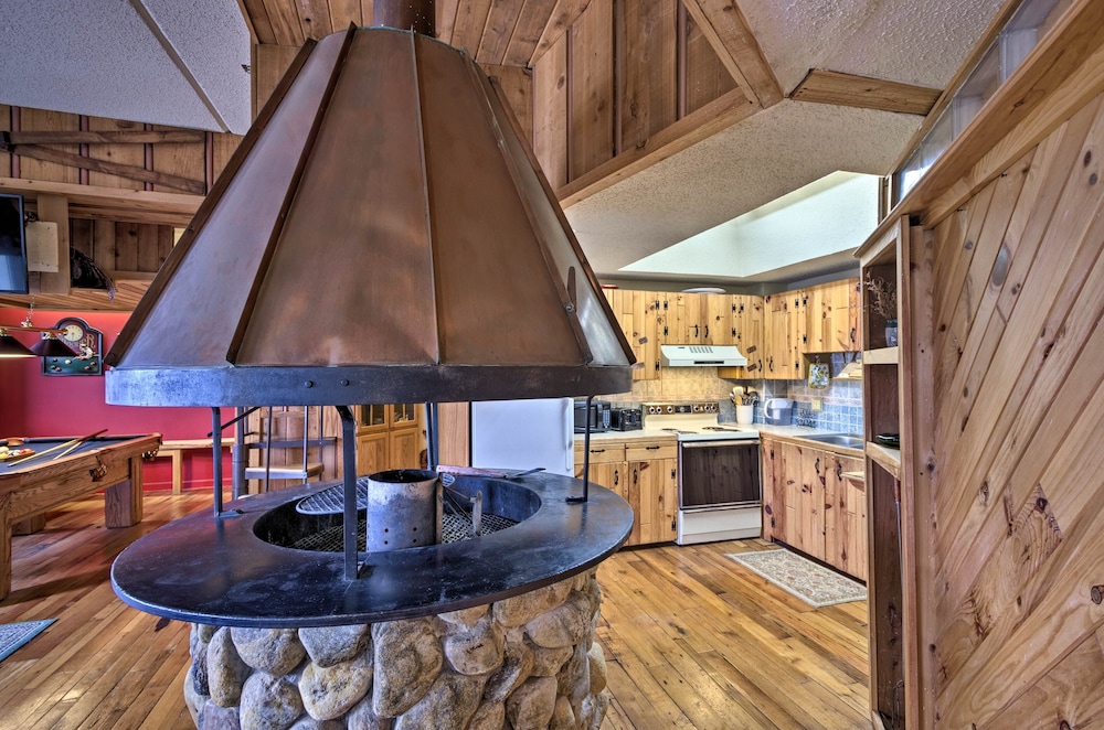 Sugar Mountain Resort Condo w Pool Table & Views - photo 6