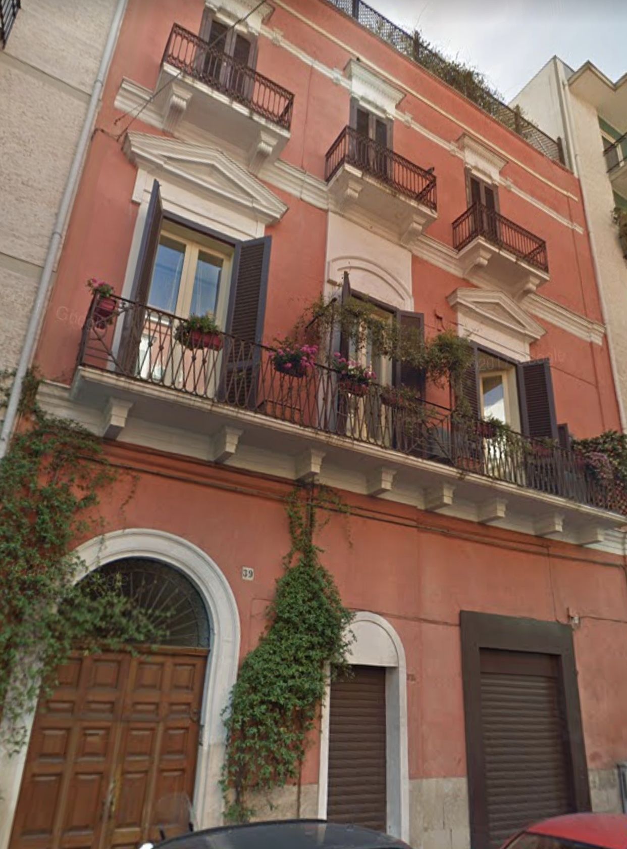 C.B.Guesthouse — 4-Star Luxury Hotel in Bari, Italy