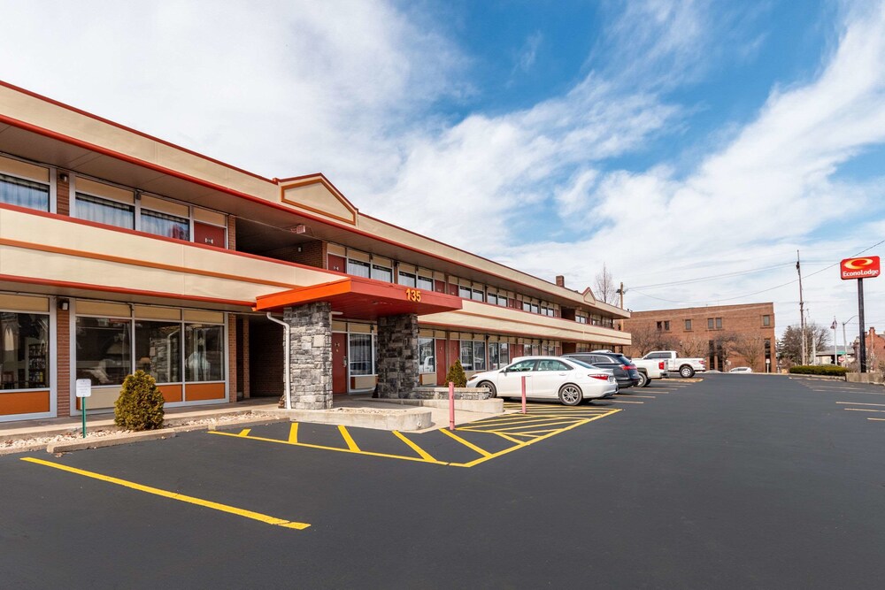 Econo Lodge — hotel in Zanesville