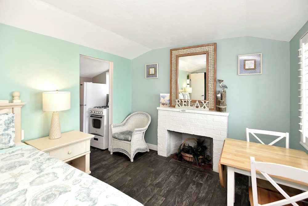 Shoreline Suites & Cabana Cottages - photo 51