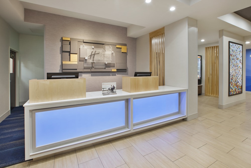 Holiday Inn Express Hotel & Suites Niles by IHG - photo 46