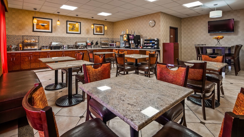 Best Western Plus Memorial Inn & Suites - photo 17