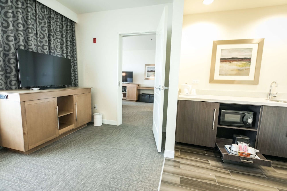 Hampton Inn & Suites Tempe Phoenix Airport AZ - photo 35