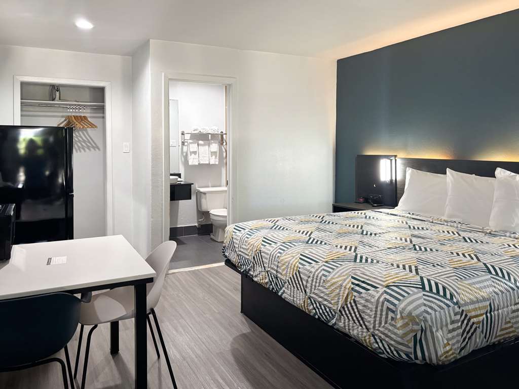 OYO Hotel Irving DFW Airport North - photo 17