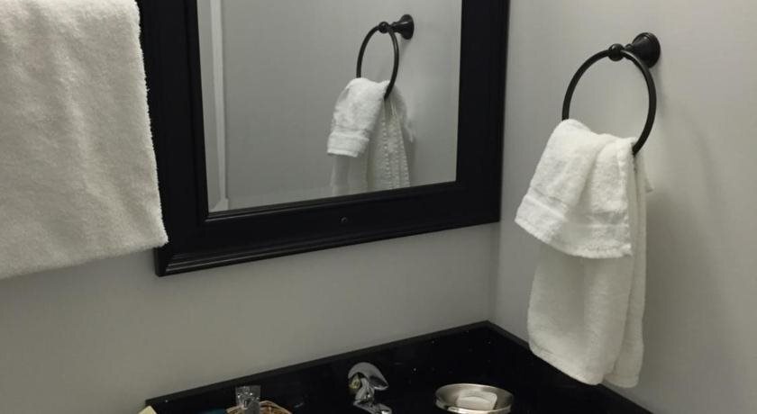 Relax Inn North Babylon - photo 6