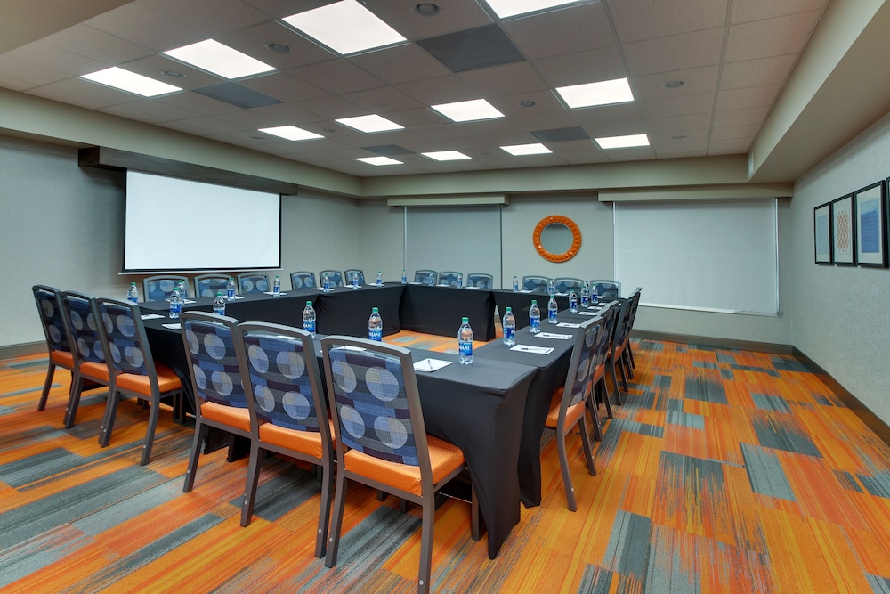 Holiday Inn Express & Suites Atlanta N Perimeter Mall Area by IHG - photo 30