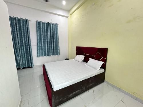 g one Hotel in Akbarpur, India